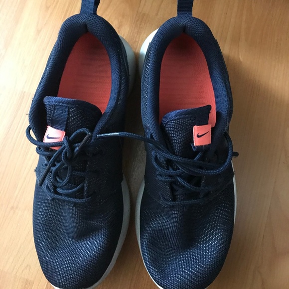 women's shoe nike roshe one